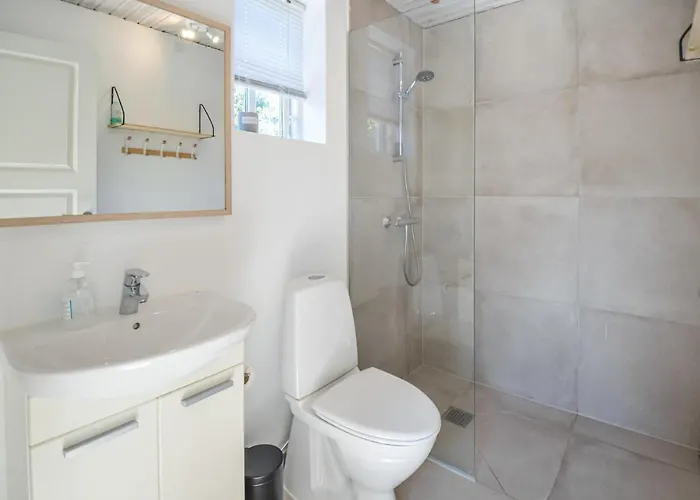 6 Bedroom Beautiful In