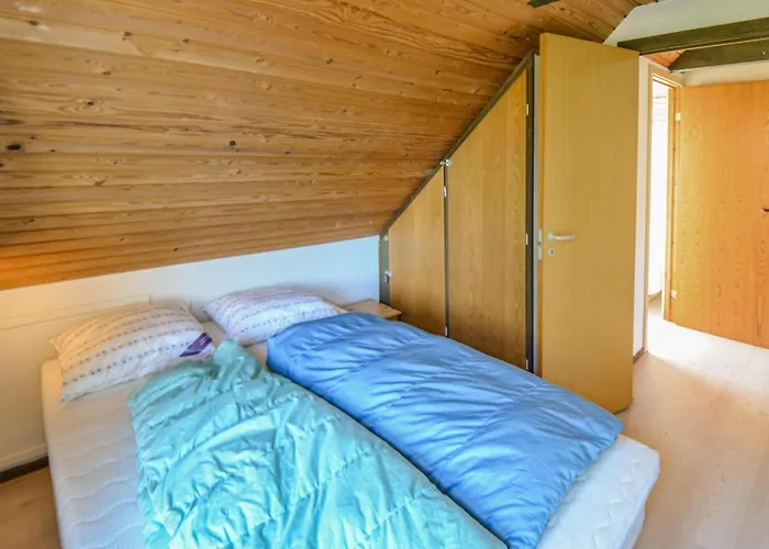 6 Bedroom Beautiful In Hébergement de vacances